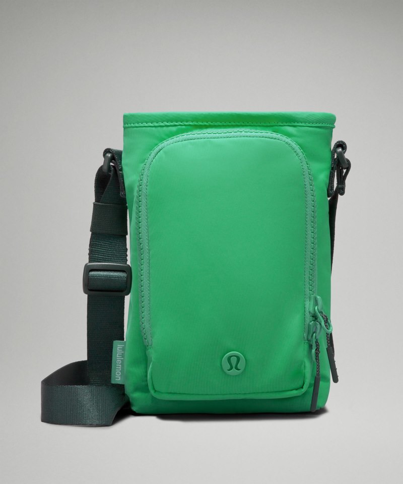 Lululemon Water Bottle Crossbody with Front Pocket 2L Green Punch / Legacy Green Online Outlet Sale