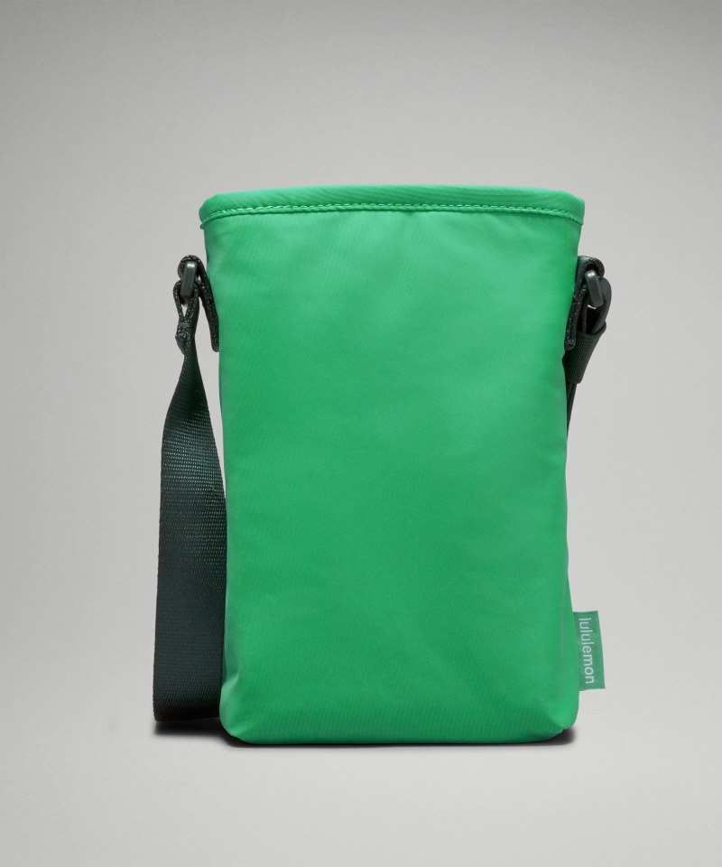 Lululemon Water Bottle Crossbody with Front Pocket 2L Green Punch / Legacy Green Online Outlet Sale