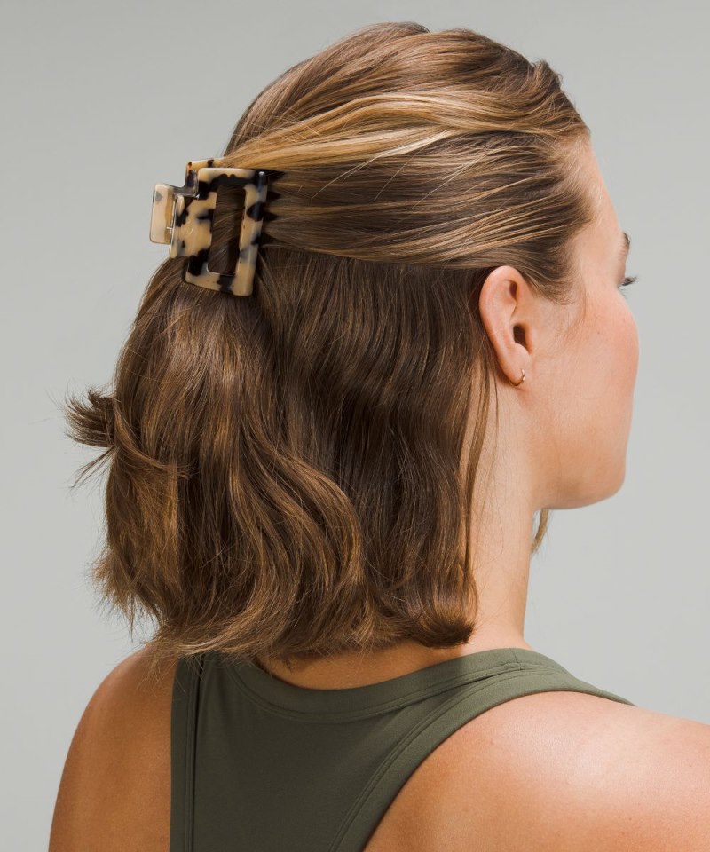 Lululemon Medium Claw Hair Clip Golden Sand / Black Online Outlet Sale