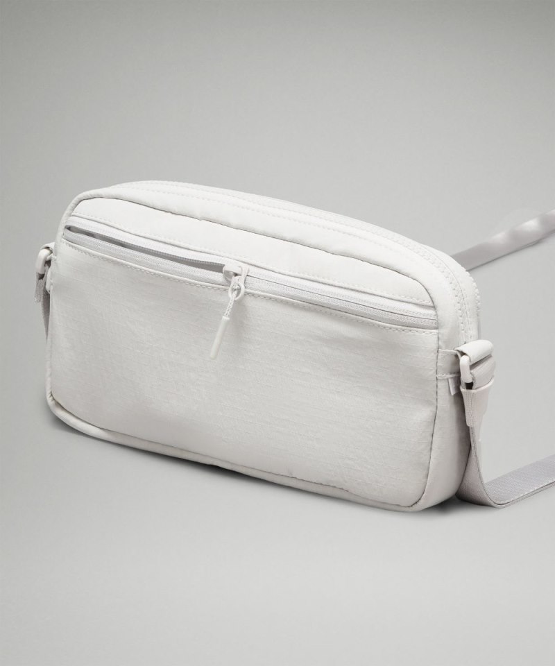 Lululemon Multi-Pocket Crossbody Bag 2.5L Vapor Online Outlet Sale