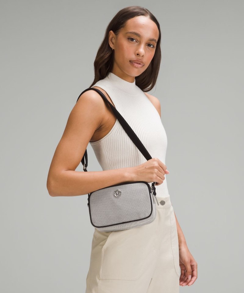 Lululemon Crossbody Camera Bag 2L *Canvas Anchor / Light Ivory / Black Online Outlet Sale