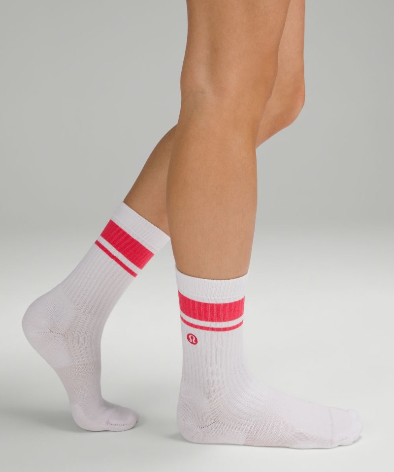 Lululemon Women's Daily Stride Ribbed Comfort Crew Socks *Stripe White / Coralize Online Outlet Sale