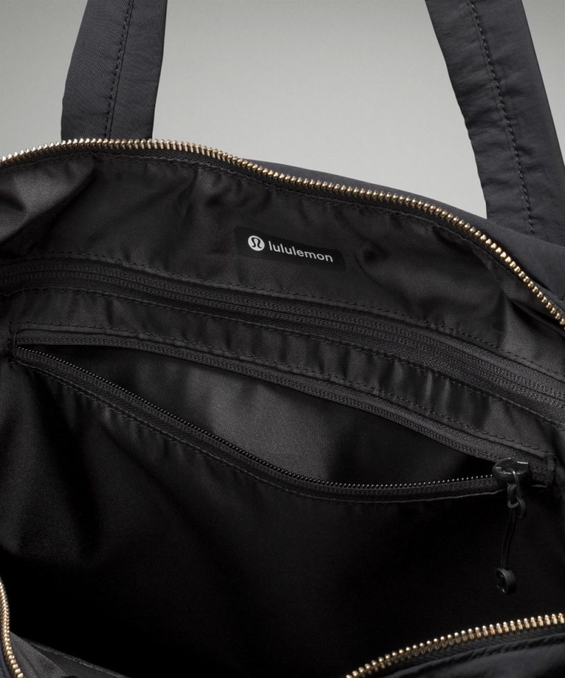 Lululemon On My Level Barrel Duffle Bag 16L Black / Gold Online Outlet Sale