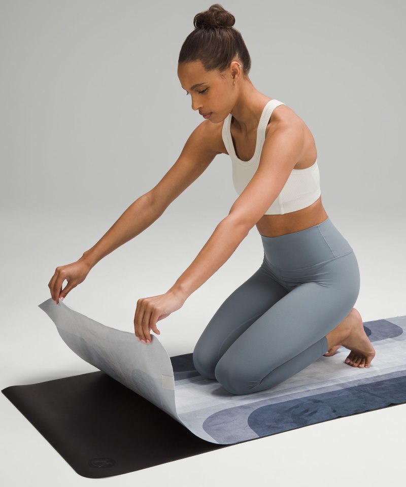Lululemon The Towel *Alignment Align Gradient Towel True Navy Starlight Online Outlet Sale