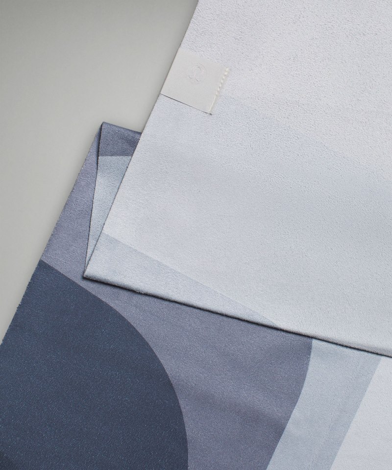 Lululemon The Towel *Alignment Align Gradient Towel True Navy Starlight Online Outlet Sale