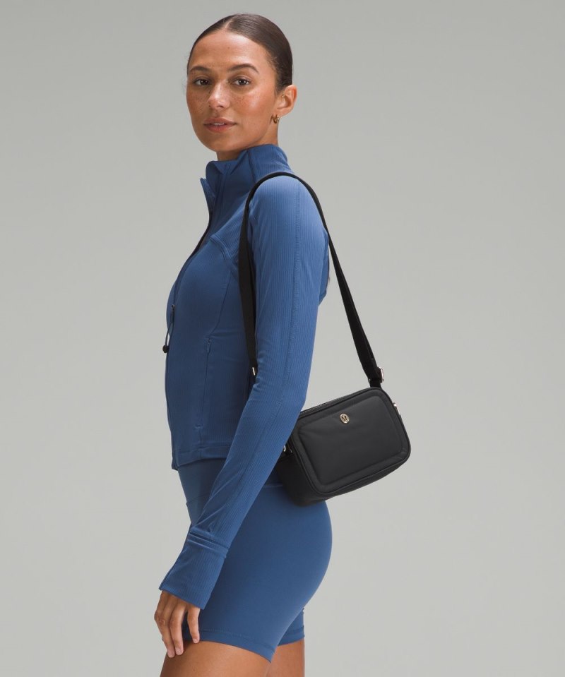 Lululemon Crossbody Camera Bag 2L Black / Gold Online Outlet Sale