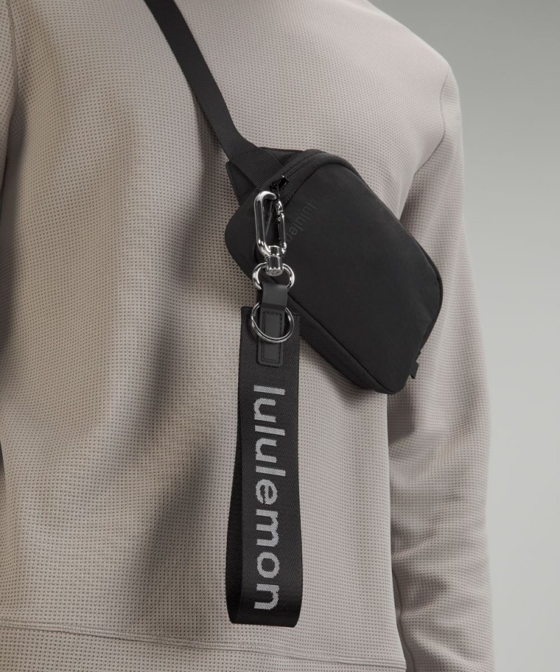 Lululemon Never Lost Keychain Black / White Online Outlet Sale